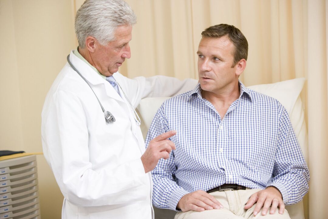 Exames e consultas com um médico ajudarão o homem a diagnosticar e tratar a prostatite em tempo hábil. 